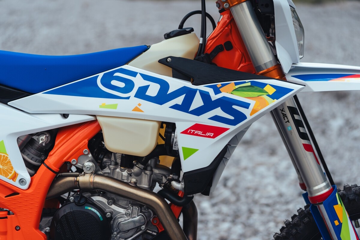 KTM presenta le EXC 6DAYS 2026